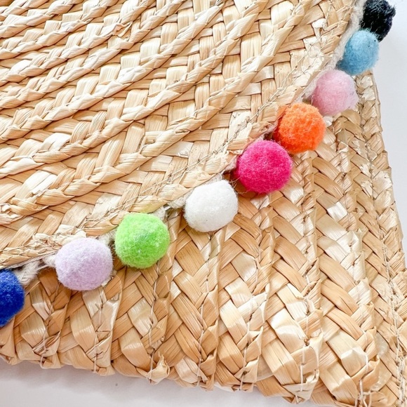 Rainbow Clutch 🌈 - Picture 2 of 3